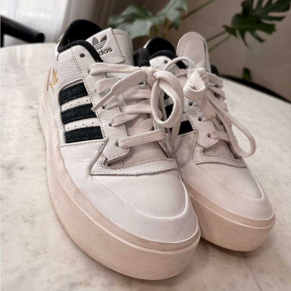 Adidas Forum Bonega Shoe white, black, gold metallic colorway Leather upper Sz 8